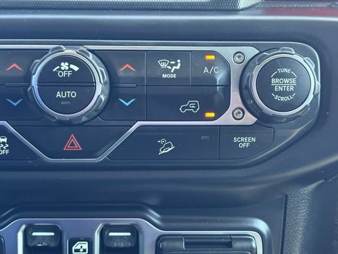 Used 2019 Jeep Wrangler Unlimited Rubicon AWD/4WD image 37
