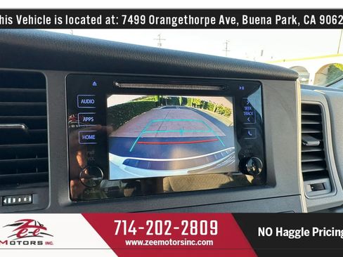 Used 2017 Toyota Sienna LE FWD image 39