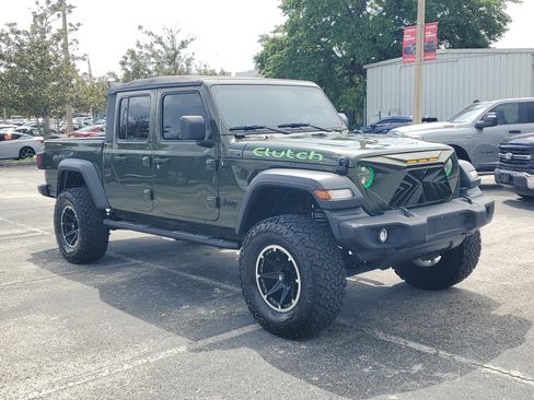 Used 2022 Jeep Gladiator Sport image 3