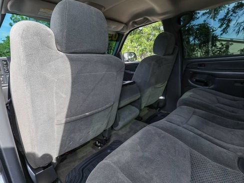 Used 2005 Chevrolet Silverado 2500 LS w/ Snow Plow Prep Package AWD/4WD image 27