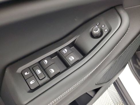 New 2025 Jeep Grand Cherokee Altitude image 29