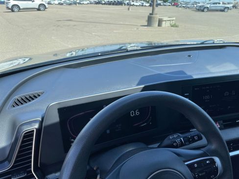 Used 2024 Kia Sportage LX image 33