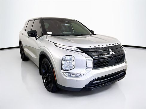 Used 2023 Mitsubishi Outlander SEL FWD image 14