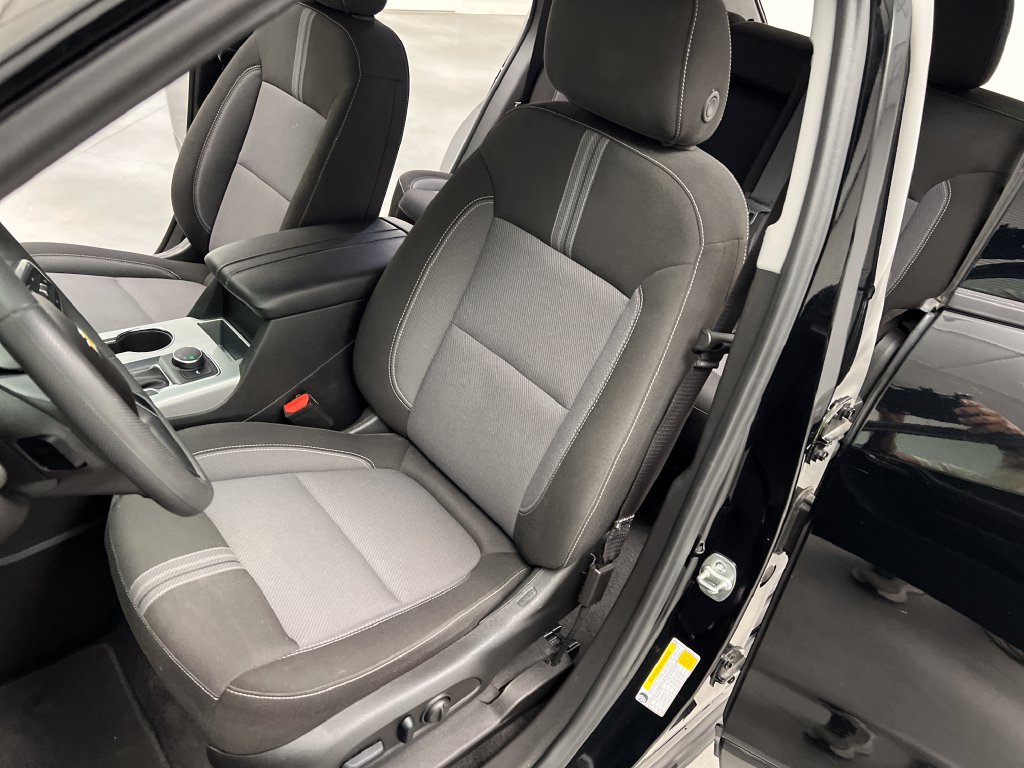 Used 2025 Chevrolet Blazer LT FWD image 11
