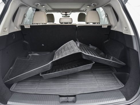 Used 2023 Nissan Rogue SL w/ SL Premium Package image 13