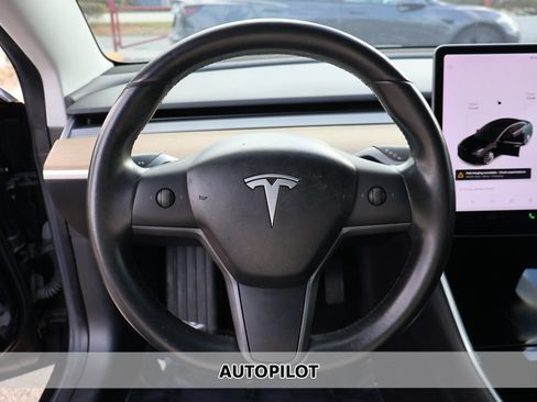 Used 2018 Tesla Model 3 Long Range image 3
