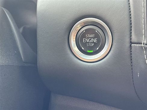Used 2024 GMC Yukon Denali Ultimate AWD/4WD image 17