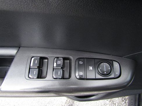 Used 2019 Kia Sportage LX image 11