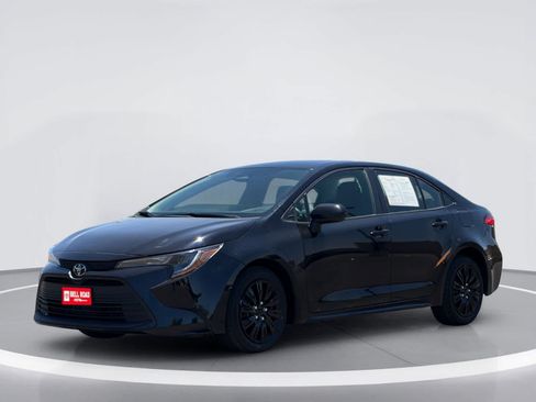 Used 2024 Toyota Corolla LE FWD image 2