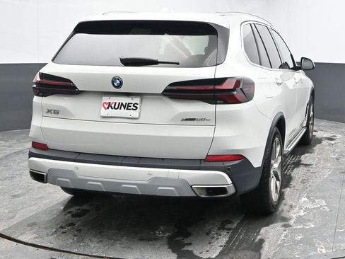 Used 2024 BMW X5 xDrive50e image 10