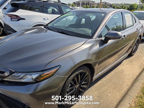 Used 2023 Toyota Camry XSE FWD image 9