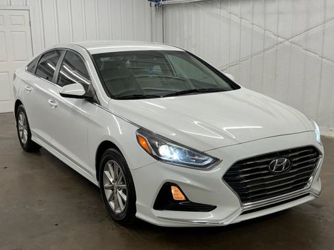 Used 2019 Hyundai Sonata SE FWD image 2