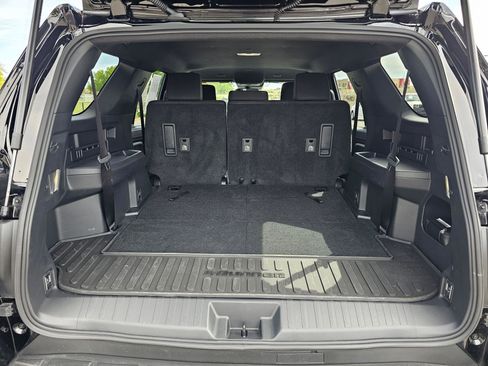 Used 2025 Toyota 4Runner SR5 AWD/4WD image 14