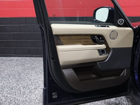 Used 2019 Land Rover Range Rover HSE image 37