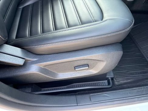 Certified 2024 Ford Edge SEL w/ Convenience Package AWD/4WD image 7