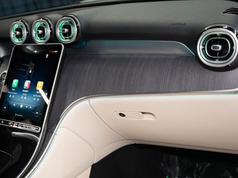New 2027 Mercedes-Benz GLC 300 image 16