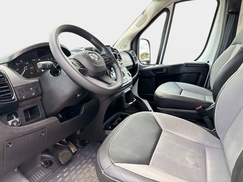 Used 2025 RAM ProMaster 2500 w/ Convenience Group FWD image 29