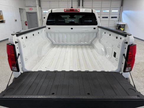 Used 2024 Chevrolet Colorado W/T image 10