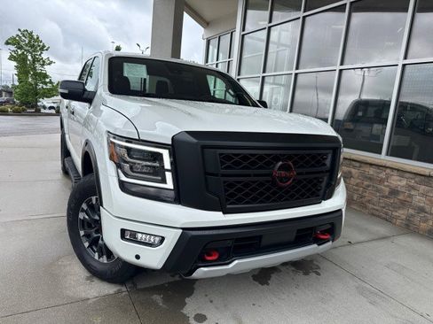 Used 2024 Nissan Titan PRO-4X w/ Pro-4x Convenience Package AWD/4WD image 2