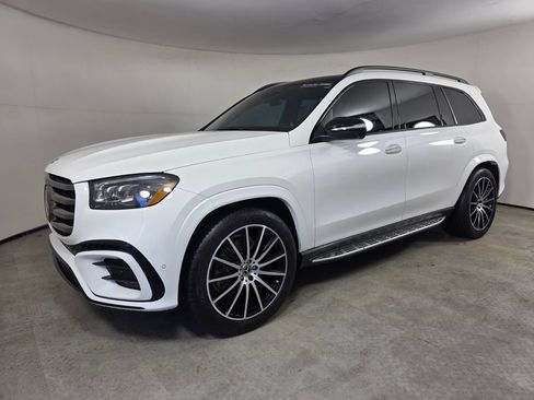 Certified 2026 Mercedes-Benz GLS 580 4MATIC image 8