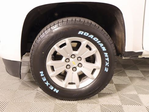 Used 2022 Chevrolet Colorado LT w/ Fleet Safety Package image 16