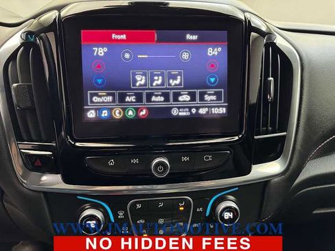 Used 2024 Chevrolet Traverse RS AWD/4WD image 32