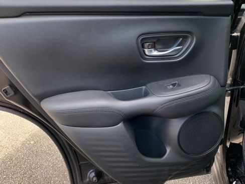 Used 2025 Honda HR-V LX image 6