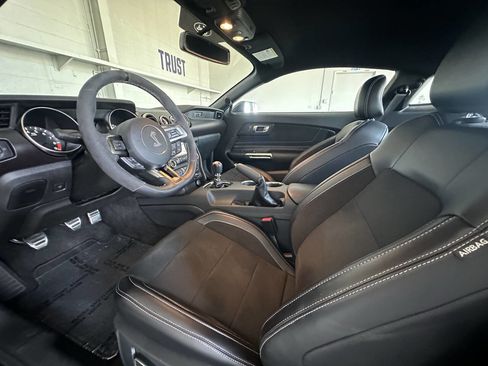 Used 2016 Ford Mustang Shelby GT350 w/ Technology Package image 15