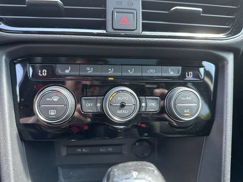 Used 2023 Volkswagen Taos SEL AWD/4WD image 19