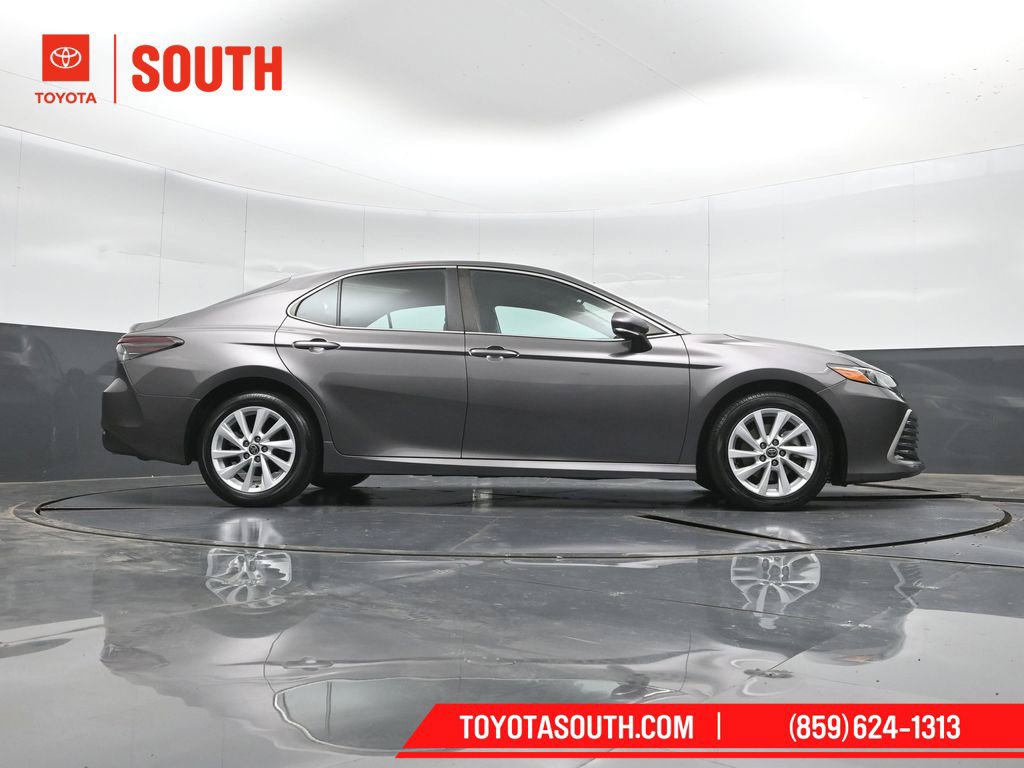 Used 2022 Toyota Camry LE FWD image 35