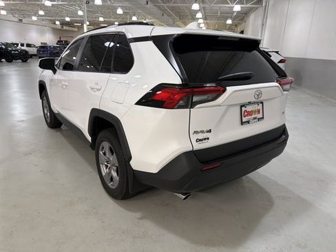 Used 2024 Toyota RAV4 XLE w/ Convenience Package FWD image 6