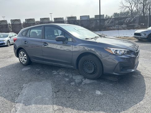 Used 2019 Subaru Impreza 2.0i image 2