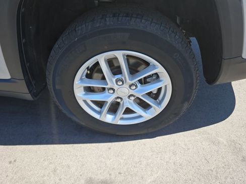 Used 2023 Jeep Grand Cherokee L Laredo image 22