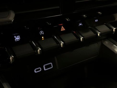 Certified 2023 Chevrolet Colorado LT w/ LT Convenience Package image 33