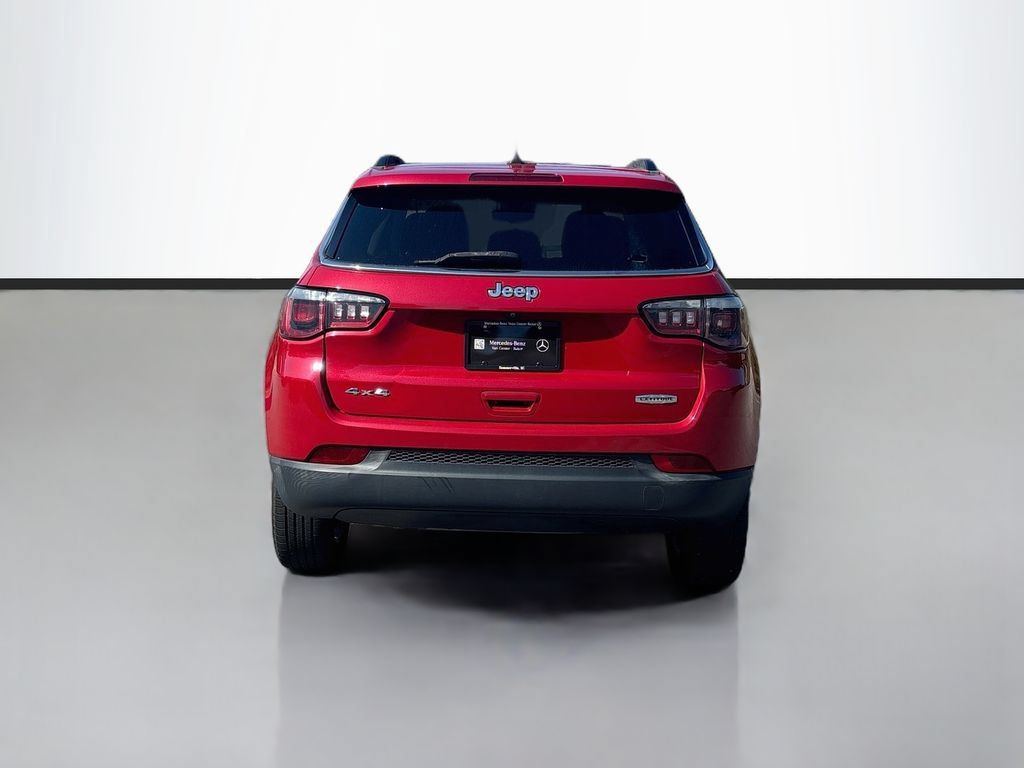 Used 2019 Jeep Compass Latitude w/ Cold Weather Group AWD/4WD image 5