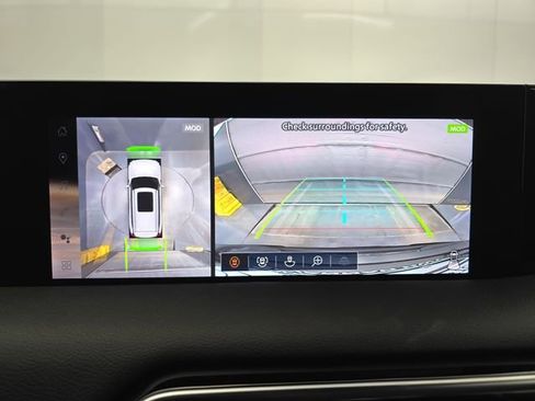 Used 2025 Nissan Armada SL image 28