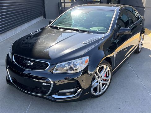 Used 2017 Chevrolet SS RWD image 2