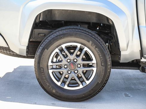 Used 2025 Toyota Tacoma TRD Sport RWD image 11