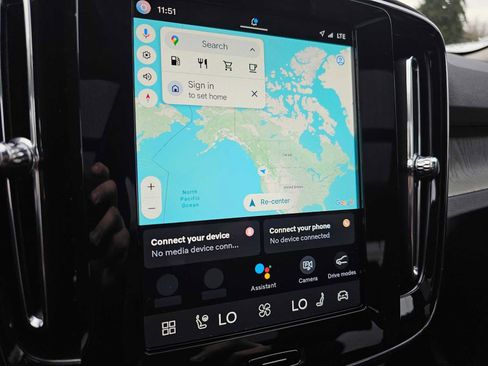 Used 2025 Volvo XC40 B5 Core w/ Protection Package Premier image 31