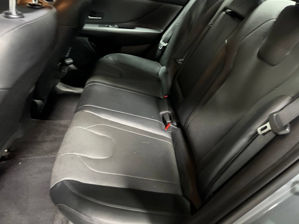 Used 2021 Hyundai Elantra Limited FWD image 16