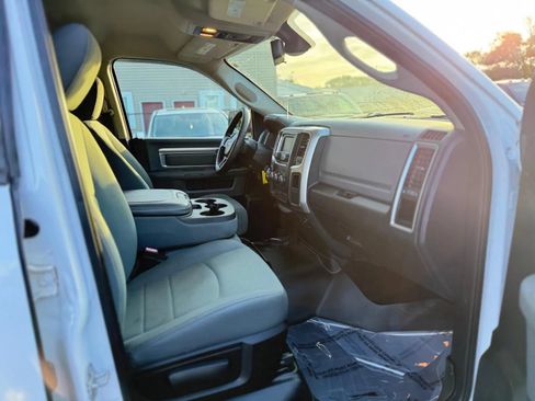 Used 2016 RAM 1500 Classic SLT AWD/4WD image 13