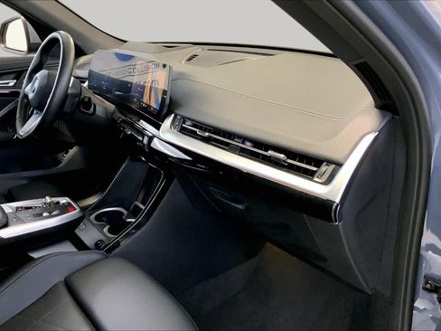 Used 2025 BMW X2 xDrive28i AWD/4WD image 18