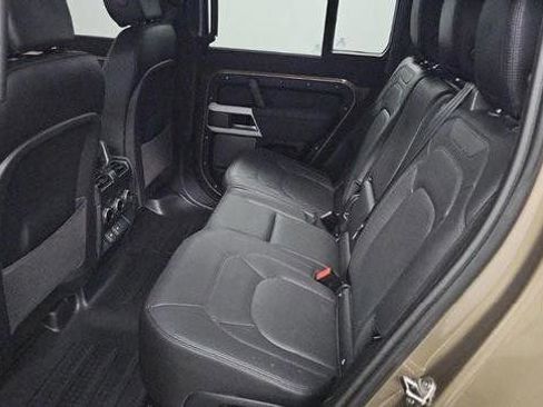 Used 2023 Land Rover Defender 110 SE AWD/4WD image 7