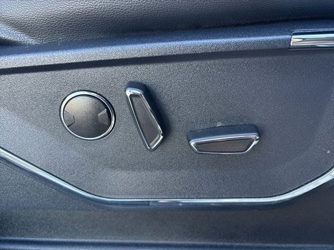 Certified 2022 Ford F150 Lariat w/ Equipment Group 502A High image 24