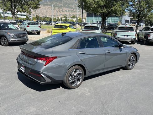 Certified 2026 Hyundai Elantra Limited FWD image 14