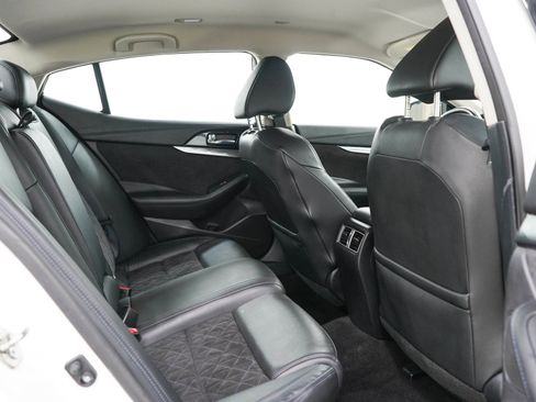 Used 2016 Nissan Maxima SR FWD image 12