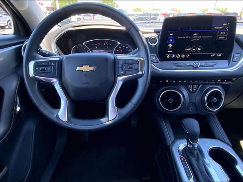 Used 2025 Chevrolet Blazer LT FWD image 6