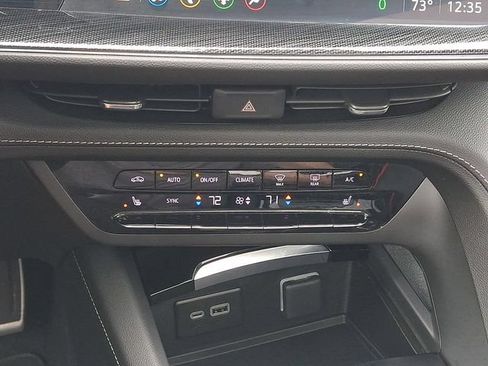 Used 2023 Buick Envision Essence w/ Sport Touring Package AWD/4WD image 17