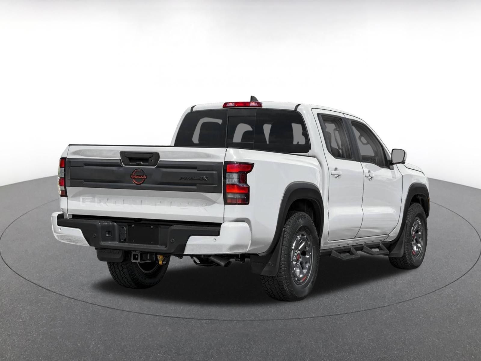 Used 2026 Nissan Frontier PRO-4X AWD/4WD image 2