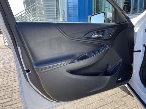 Used 2017 Chevrolet Malibu Premier w/ Driver Confidence Package image 14